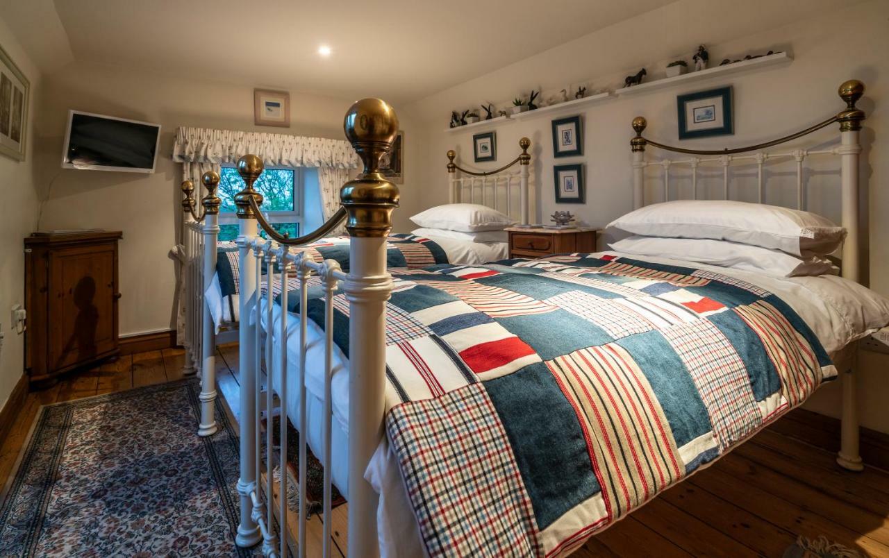 Melorne Farm Bed & Breakfast Camelford Exterior photo